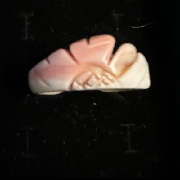 Bohemian Carved Leaf Shell Ring - Picture 8 of 9